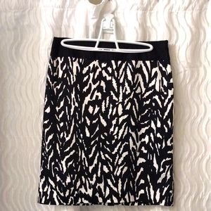 The Limited SZ4 Zebra like Animal Print Pencil Skirt Career Women's Casual Work